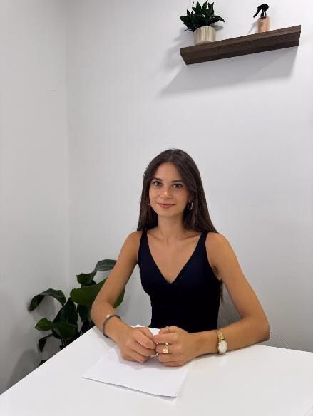Retrato de Alba Muñoz Querol, psicóloga sanitaria y forense